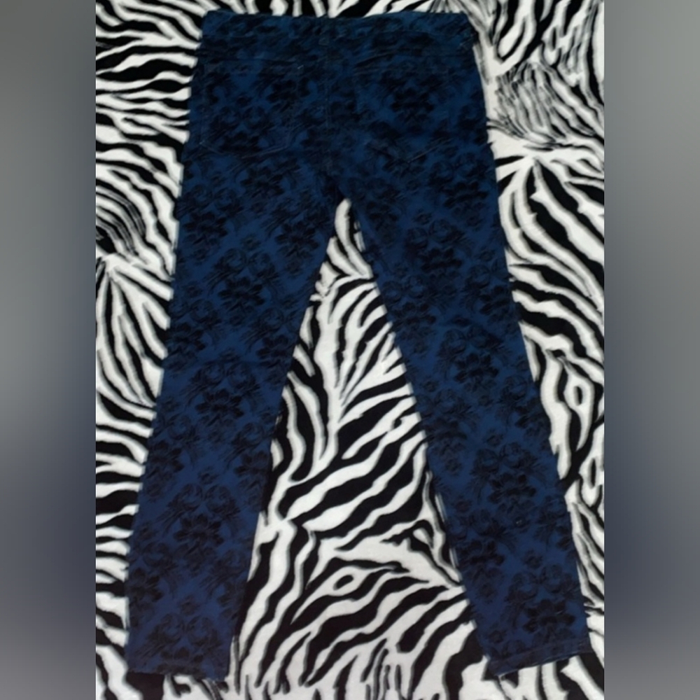 Free People Blue Jeans Black Velvet Detail Streetwear Casual Baddie Size 27 - Picture 2 of 4